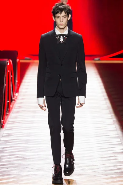 Look 1